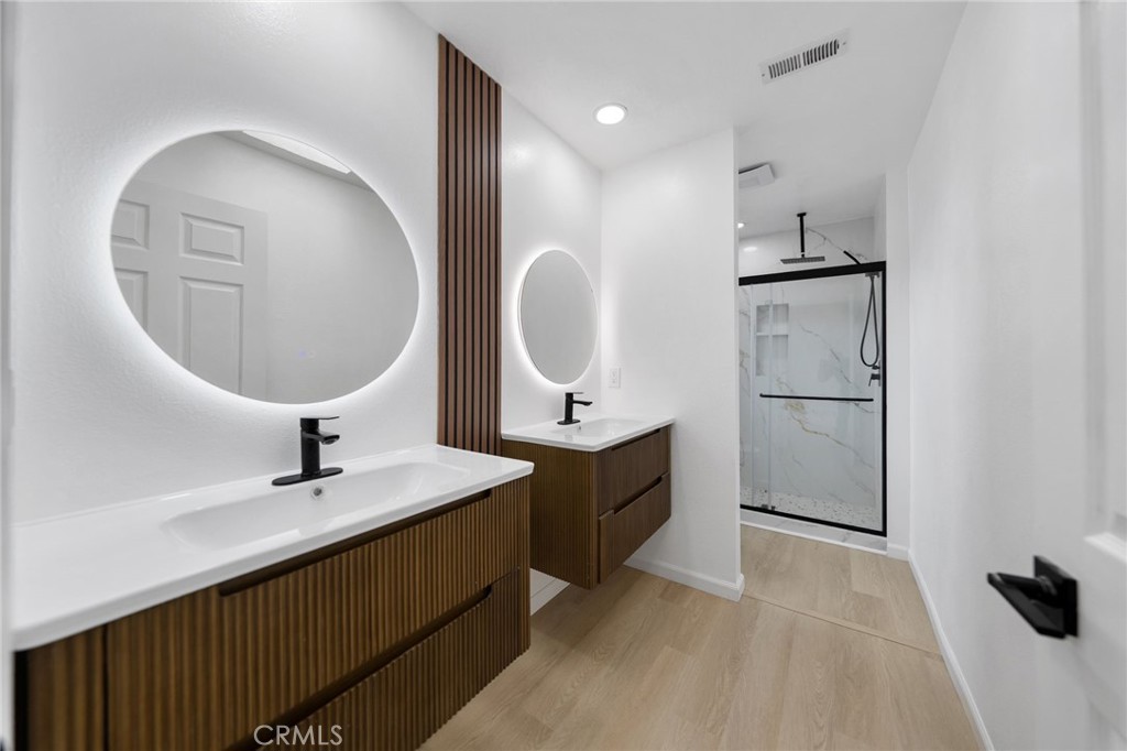 1723 Larkhaven Glen