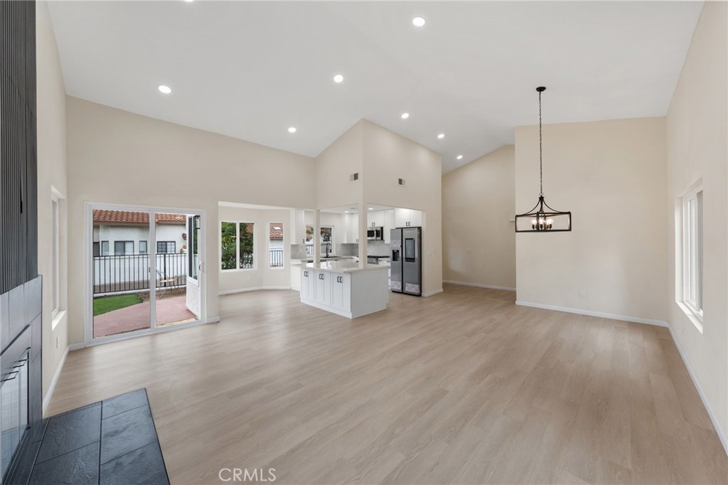 1723 Larkhaven Glen