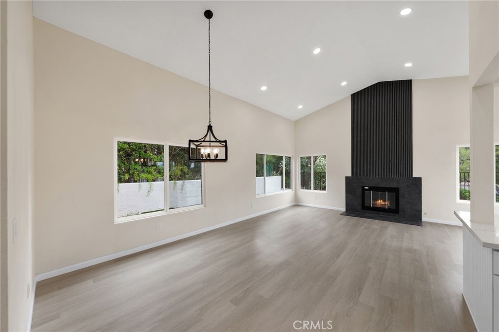 1723 Larkhaven Glen