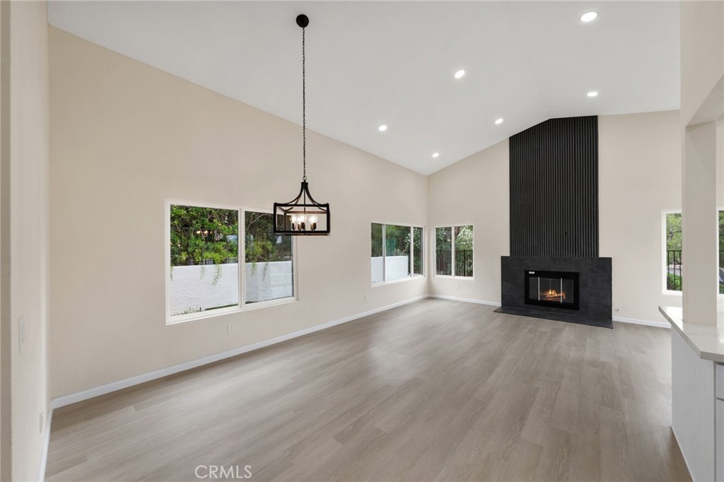 1723 Larkhaven Glen