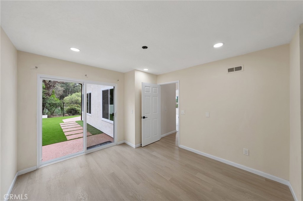 1723 Larkhaven Glen