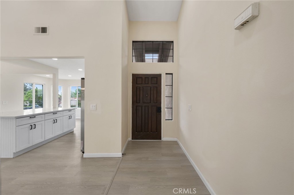 1723 Larkhaven Glen
