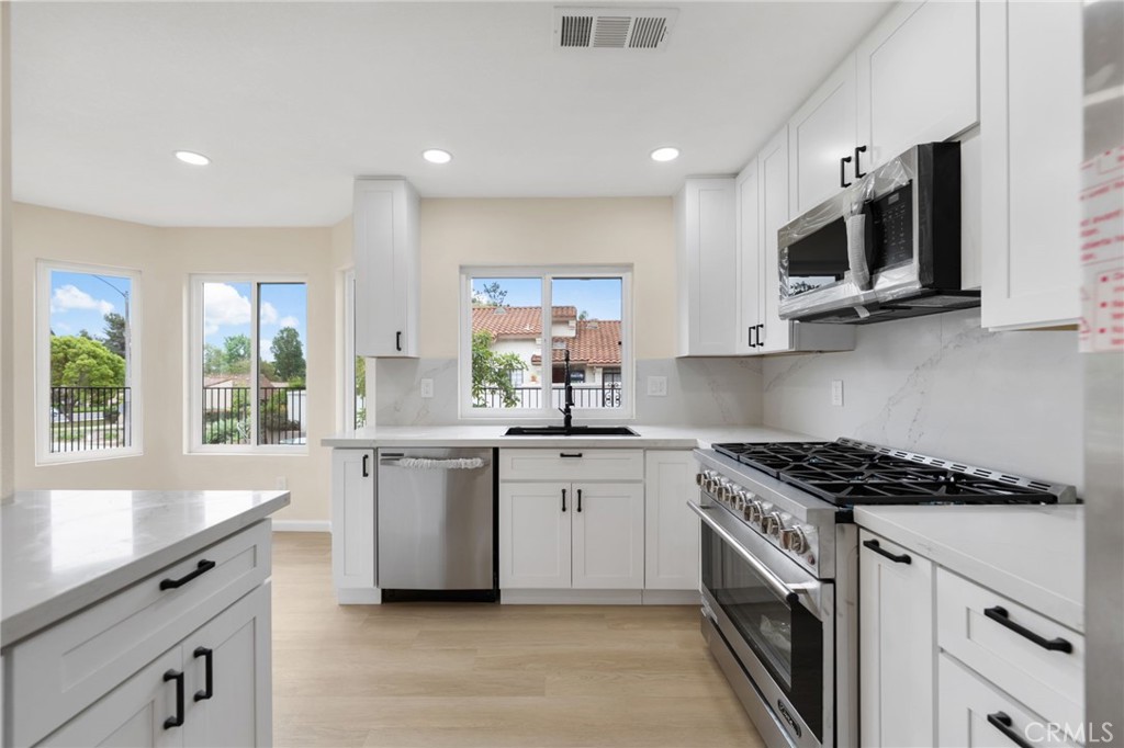 1723 Larkhaven Glen