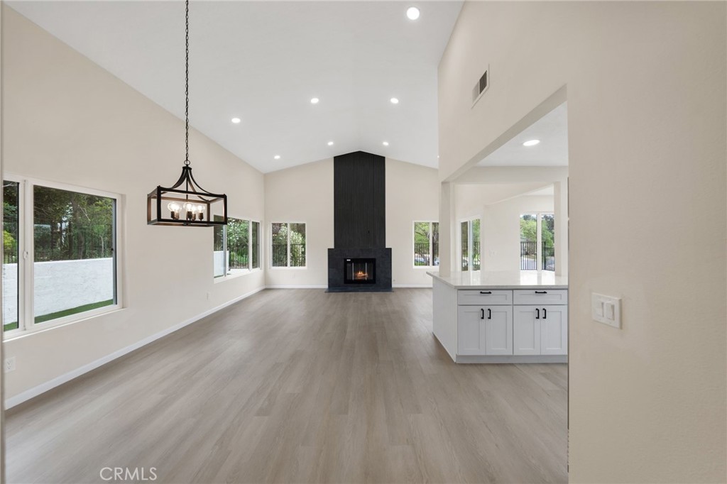 1723 Larkhaven Glen