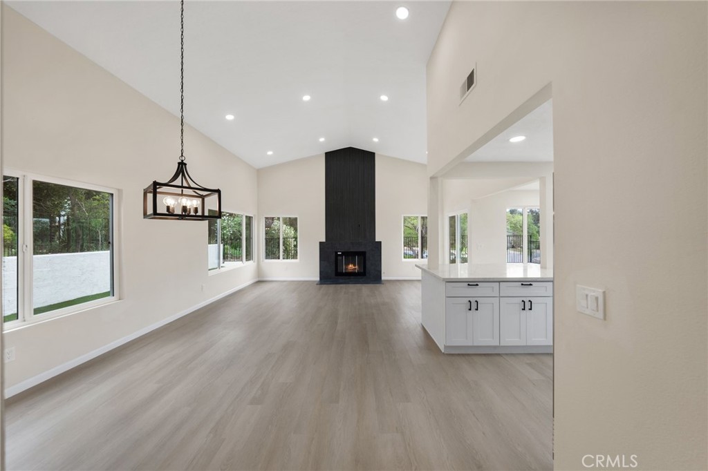 1723 Larkhaven Glen