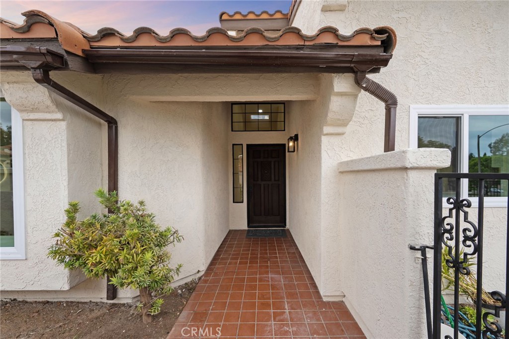 1723 Larkhaven Glen