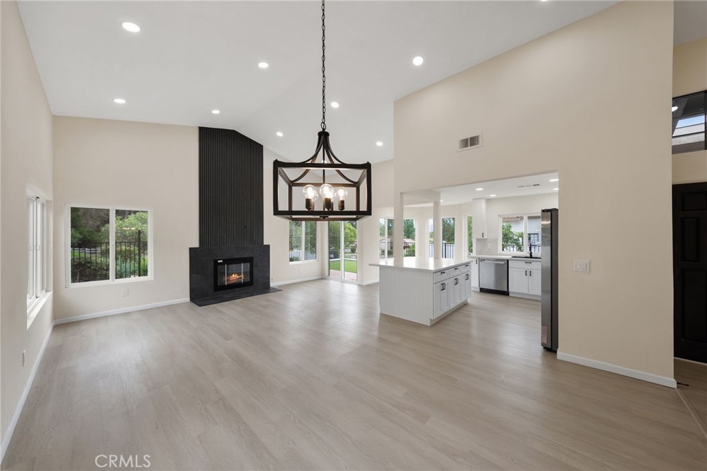 1723 Larkhaven Glen