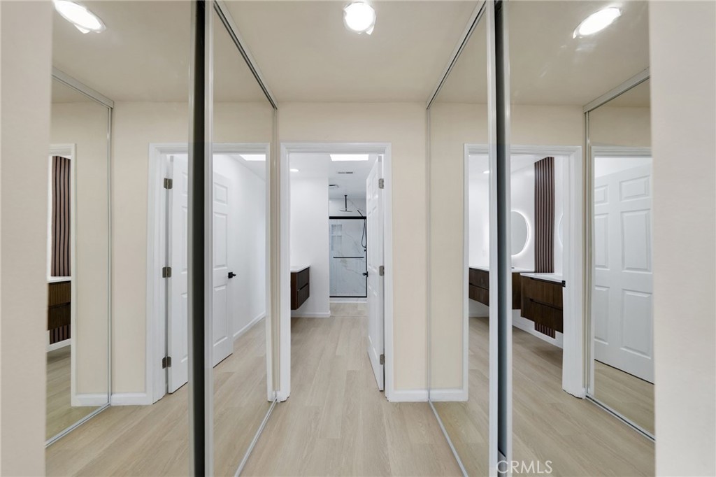 1723 Larkhaven Glen