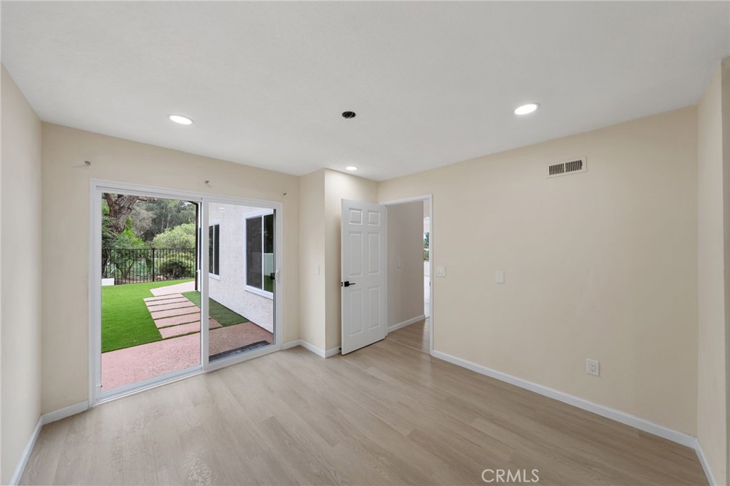 1723 Larkhaven Glen