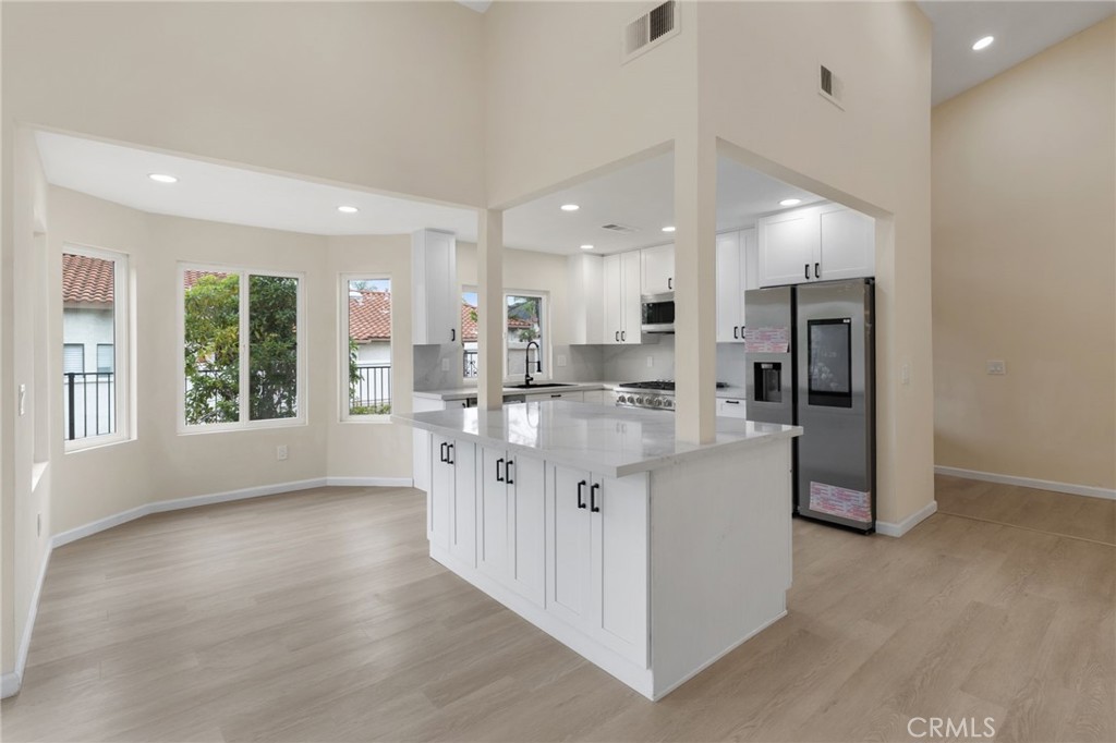 1723 Larkhaven Glen