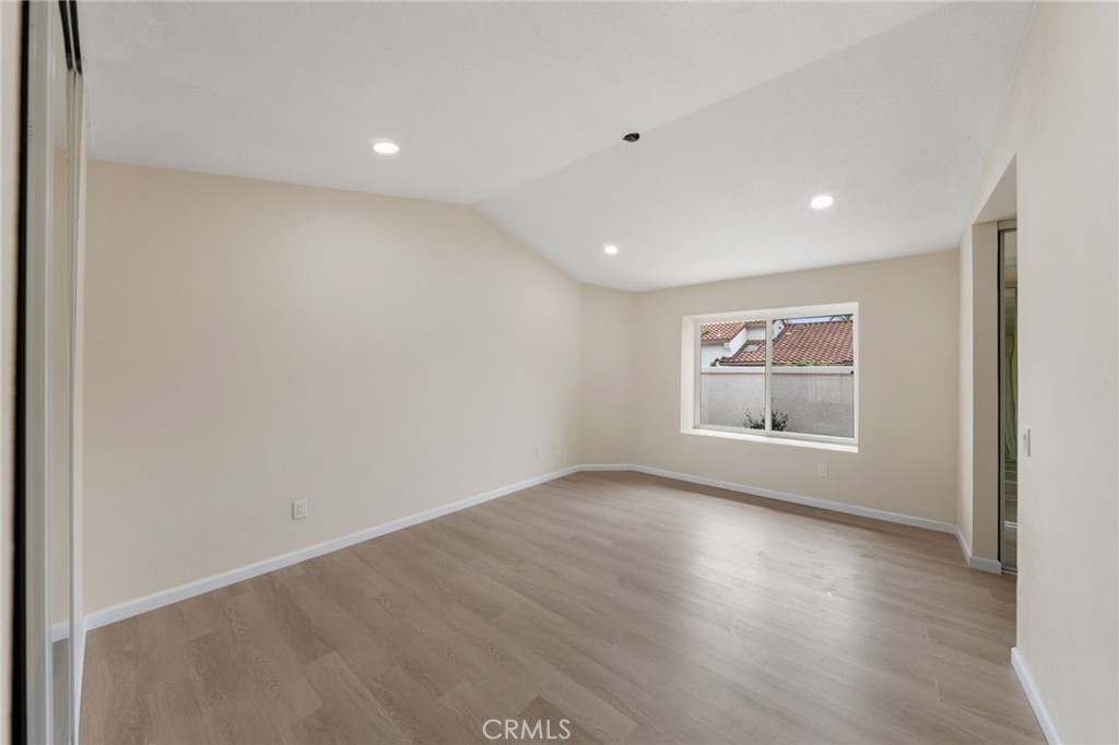 1723 Larkhaven Glen
