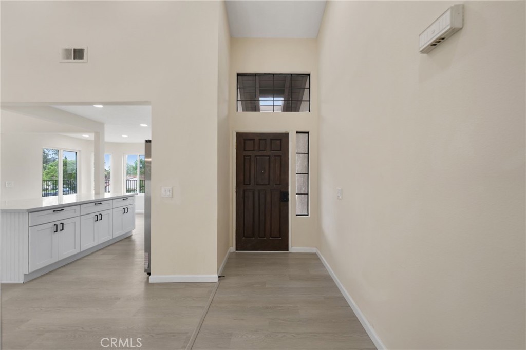 1723 Larkhaven Glen