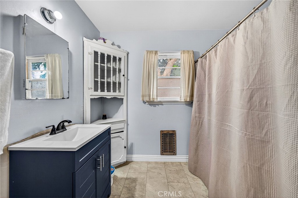 345 S Juanita Street