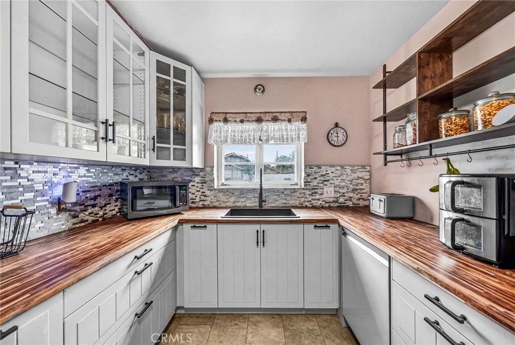 345 S Juanita Street