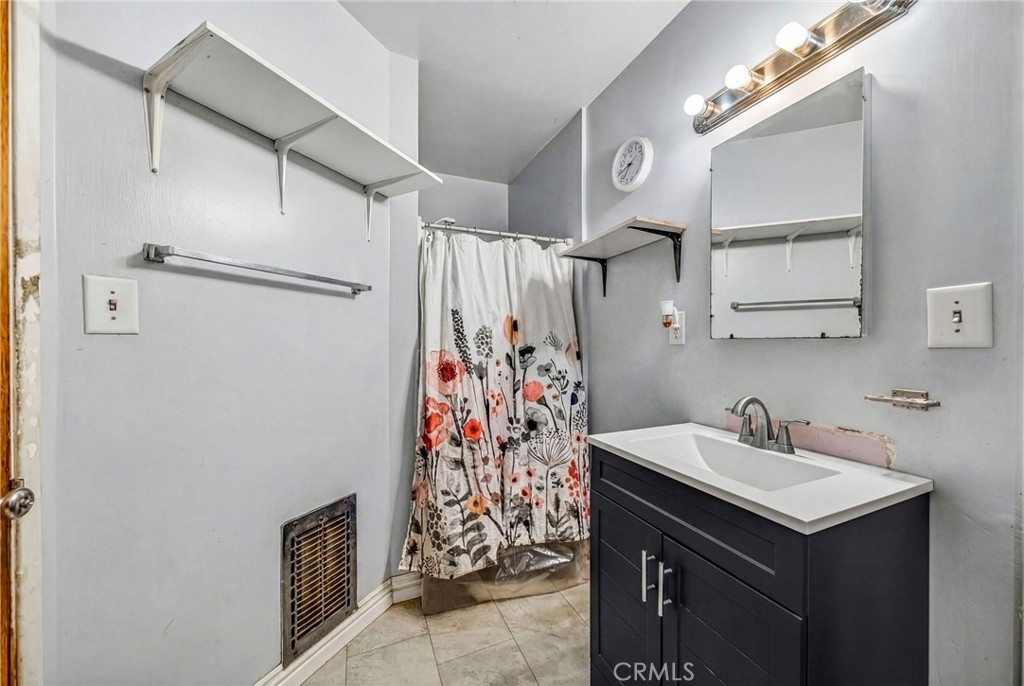 345 S Juanita Street