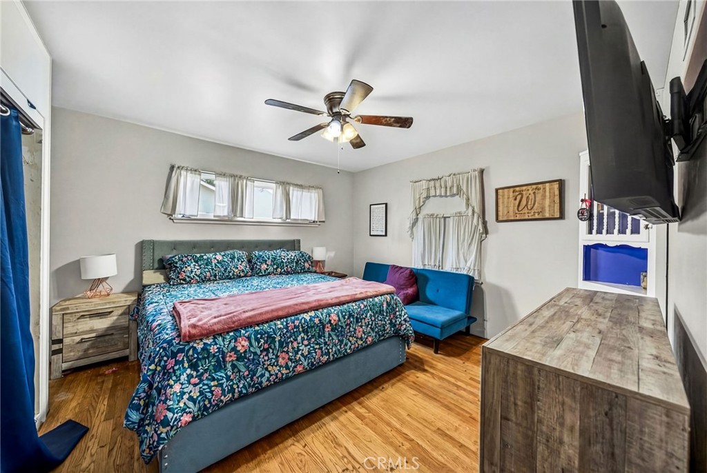 345 S Juanita Street