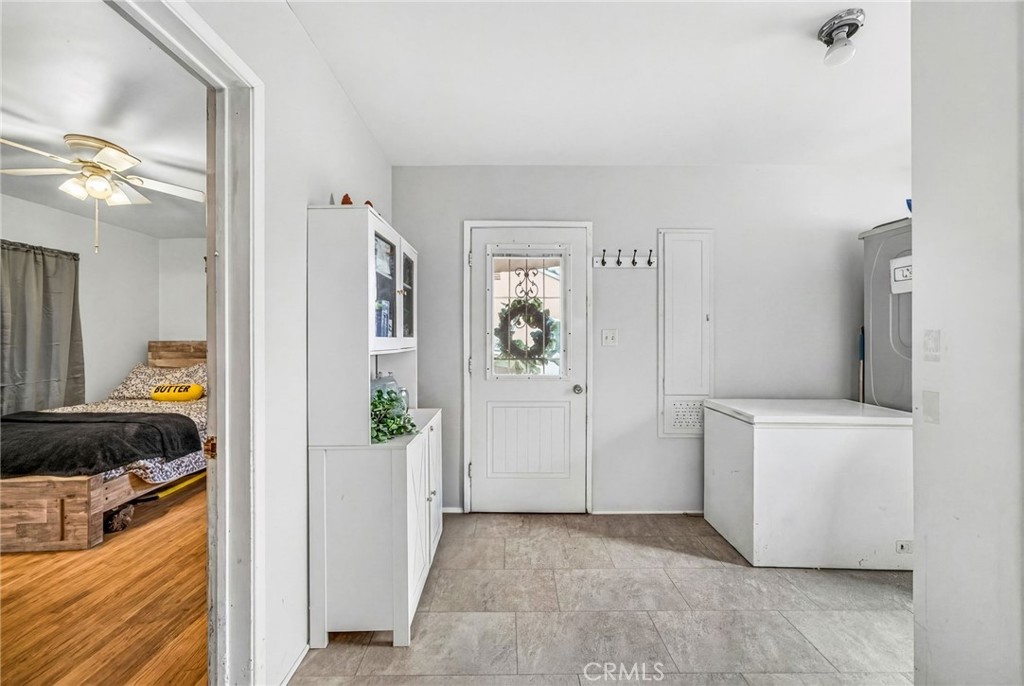 345 S Juanita Street