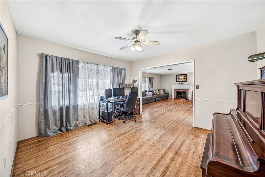 345 S Juanita Street