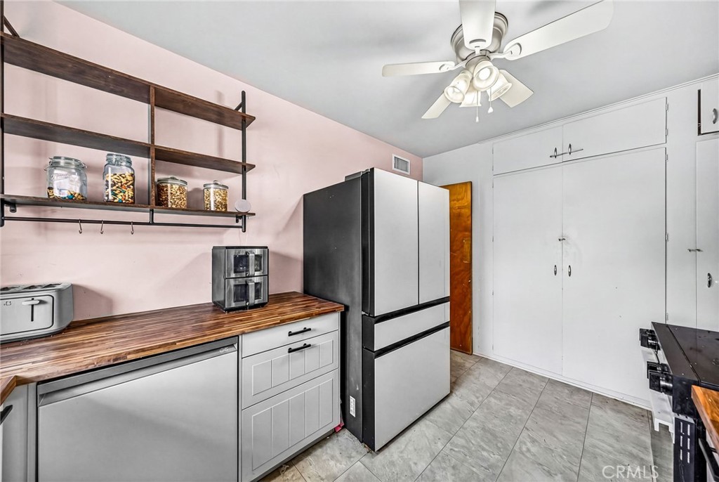 345 S Juanita Street