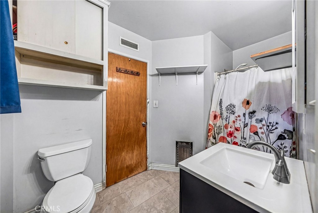 345 S Juanita Street