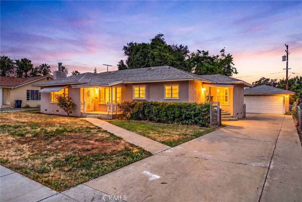 345 S Juanita Street