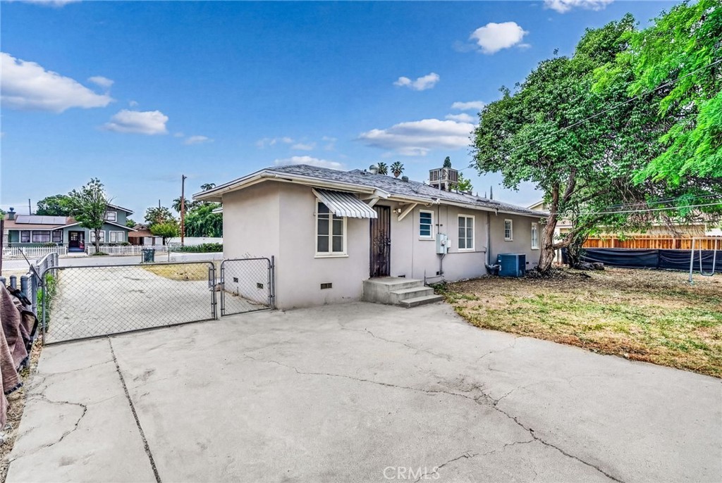 345 S Juanita Street