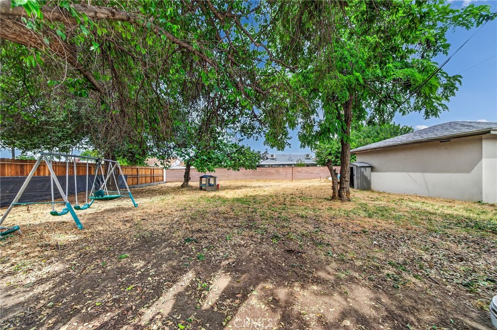 345 S Juanita Street