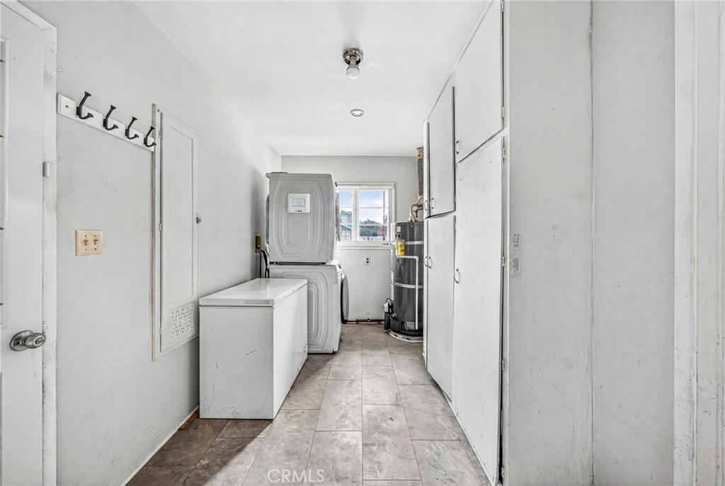 345 S Juanita Street