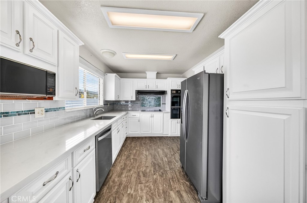 24600 Mountain Avenue 11