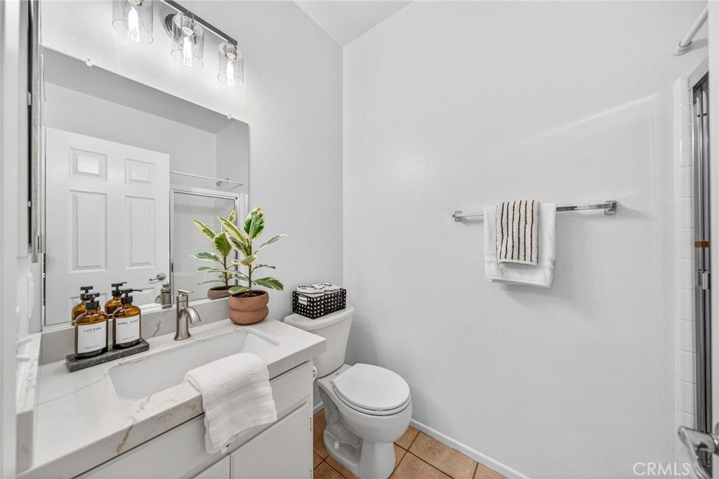 28502 Oasis View
