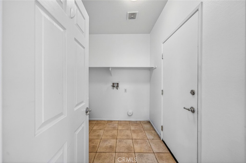 28502 Oasis View