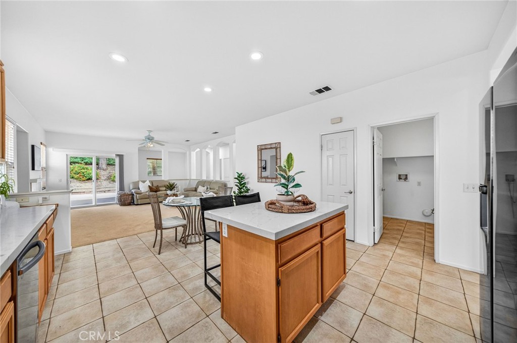 28502 Oasis View