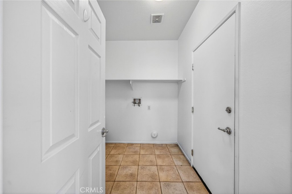 28502 Oasis View