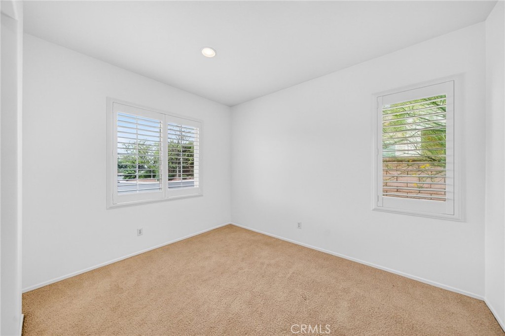 28502 Oasis View