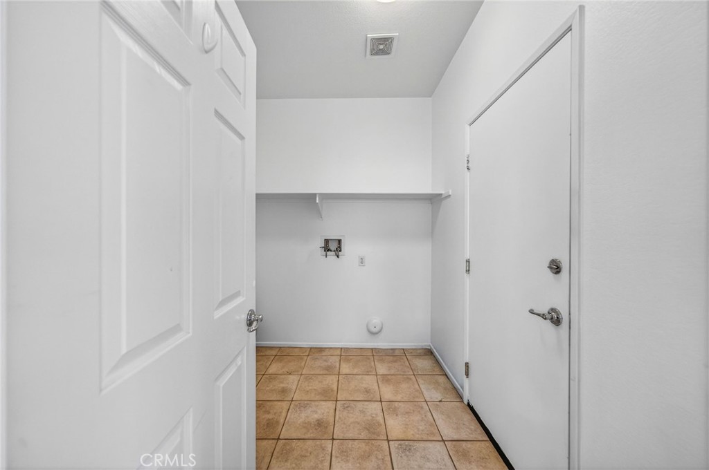 28502 Oasis View