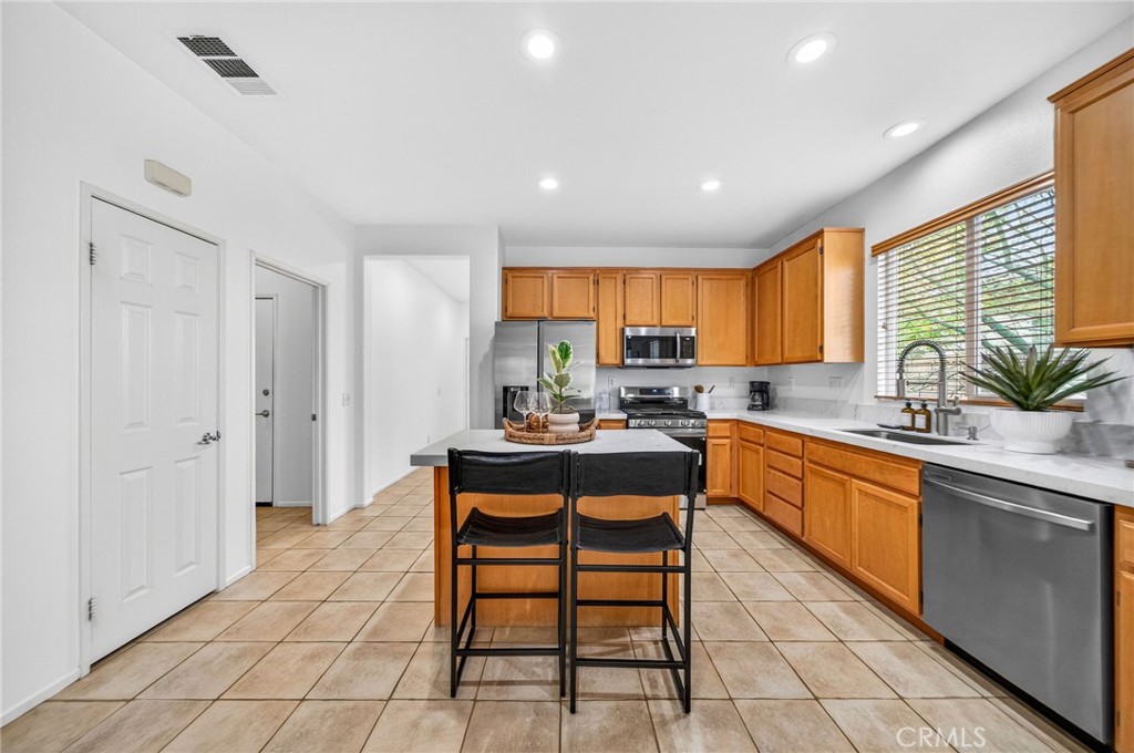 28502 Oasis View