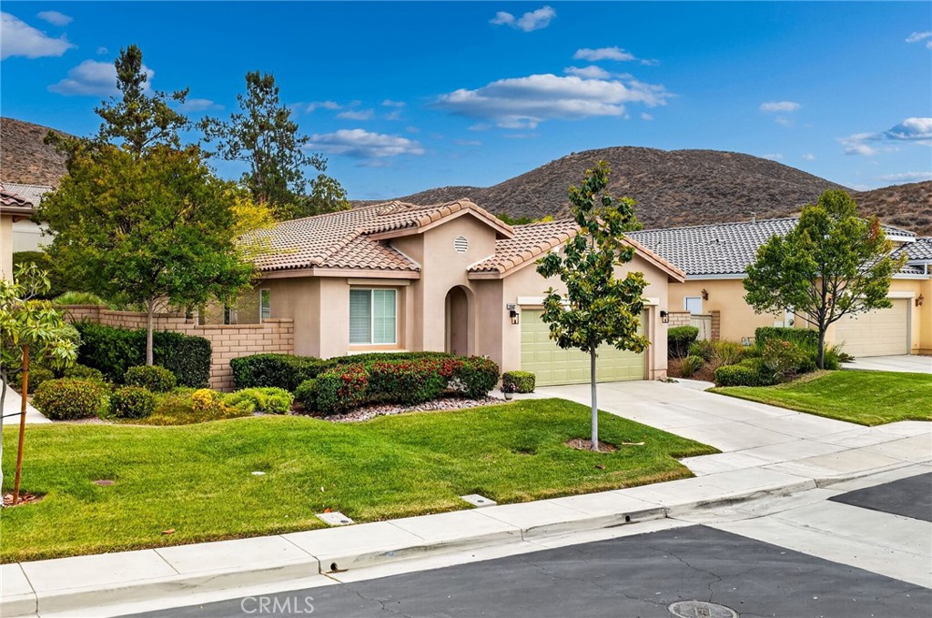 28502 Oasis View