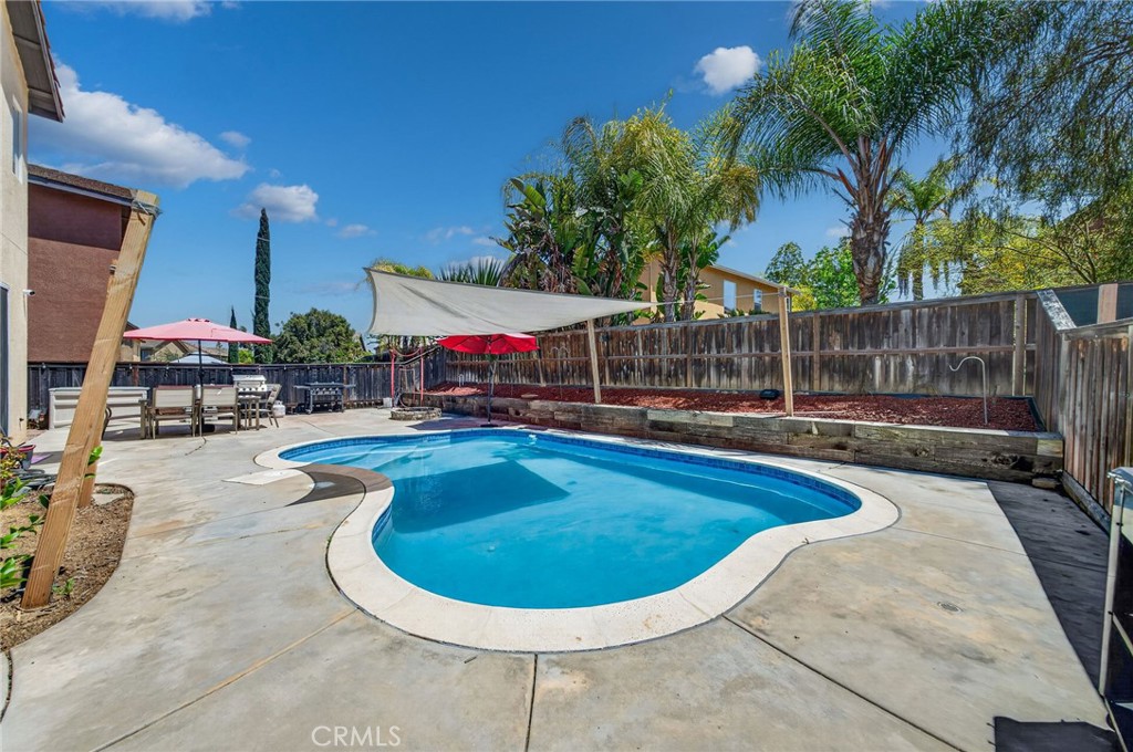 31619 Rosales Avenue