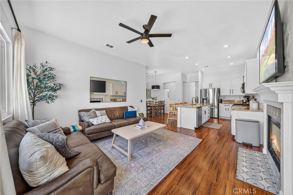 30518 N Gate