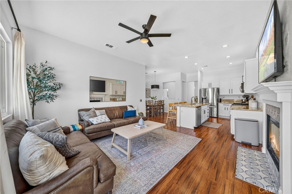 30518 N Gate