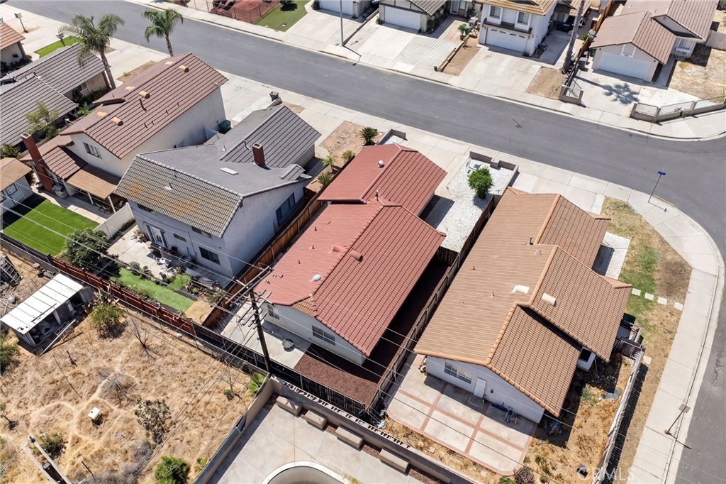 25076 Wendy Way