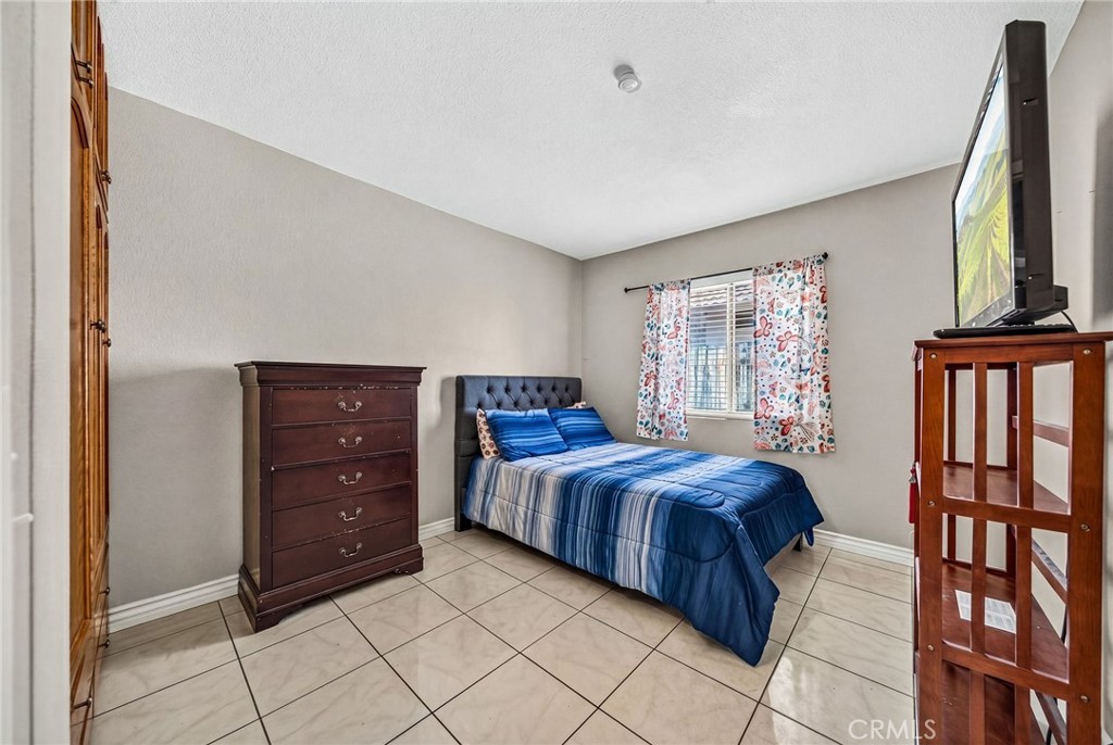 25076 Wendy Way
