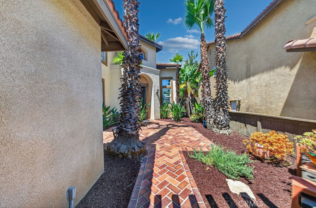 43683 Altamura Court