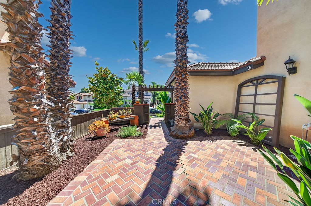 43683 Altamura Court