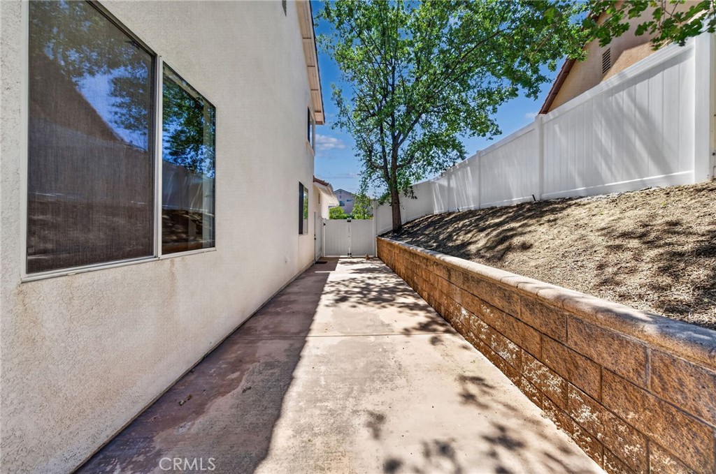 39977 Chalon Court