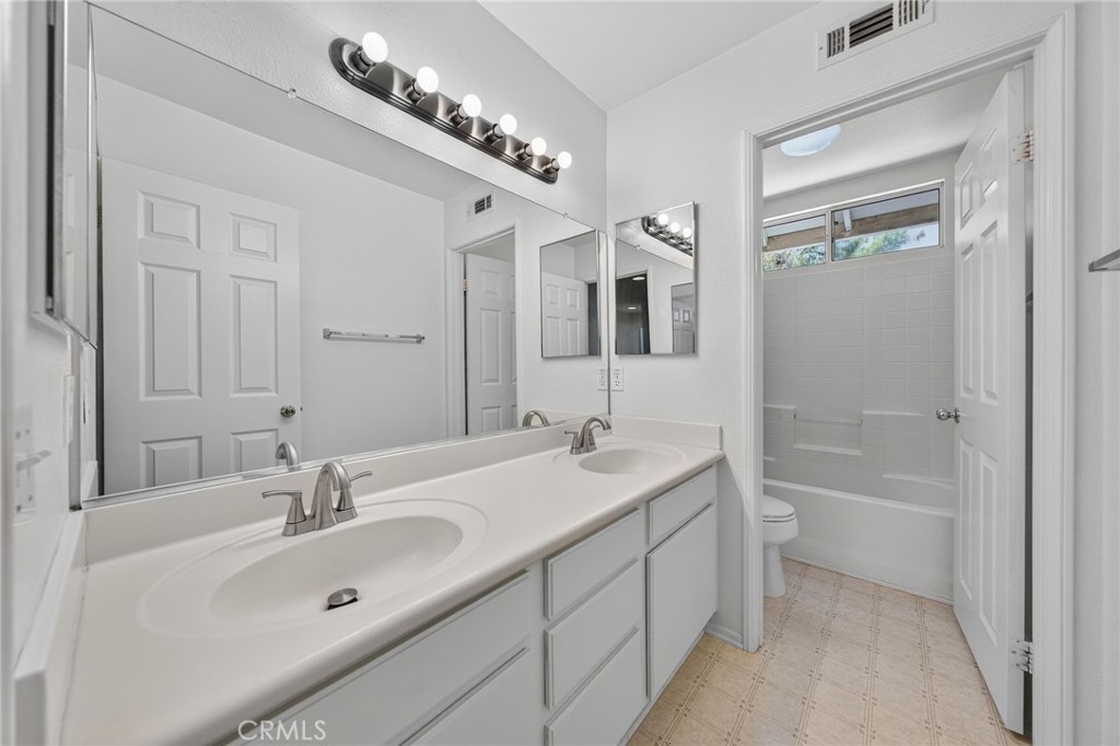 39977 Chalon Court