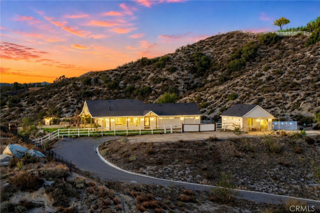 41950 Calle La Escondida