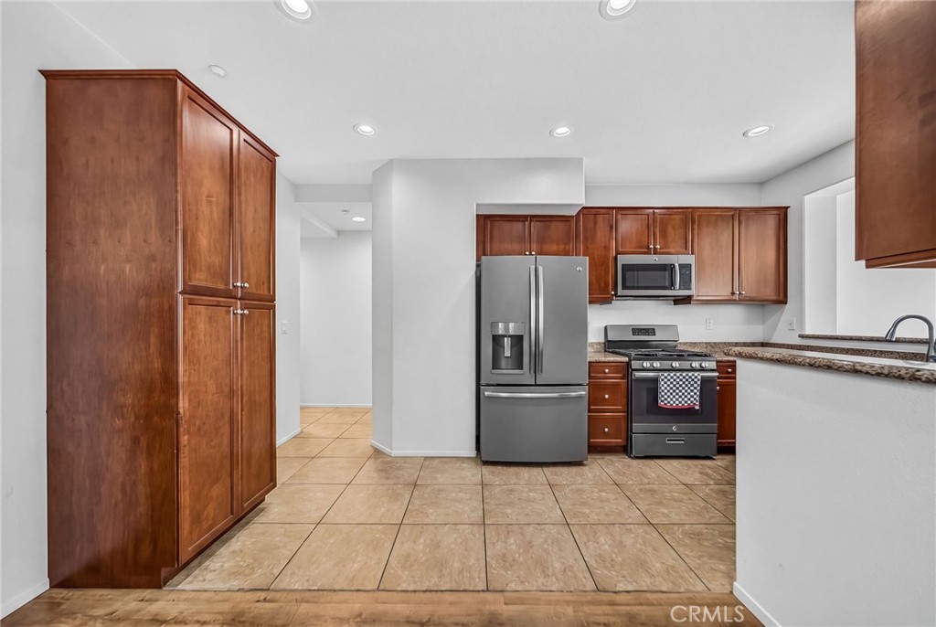 27571 Darrington Avenue 2
