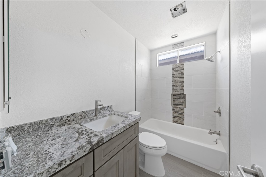 9607 Oakmount