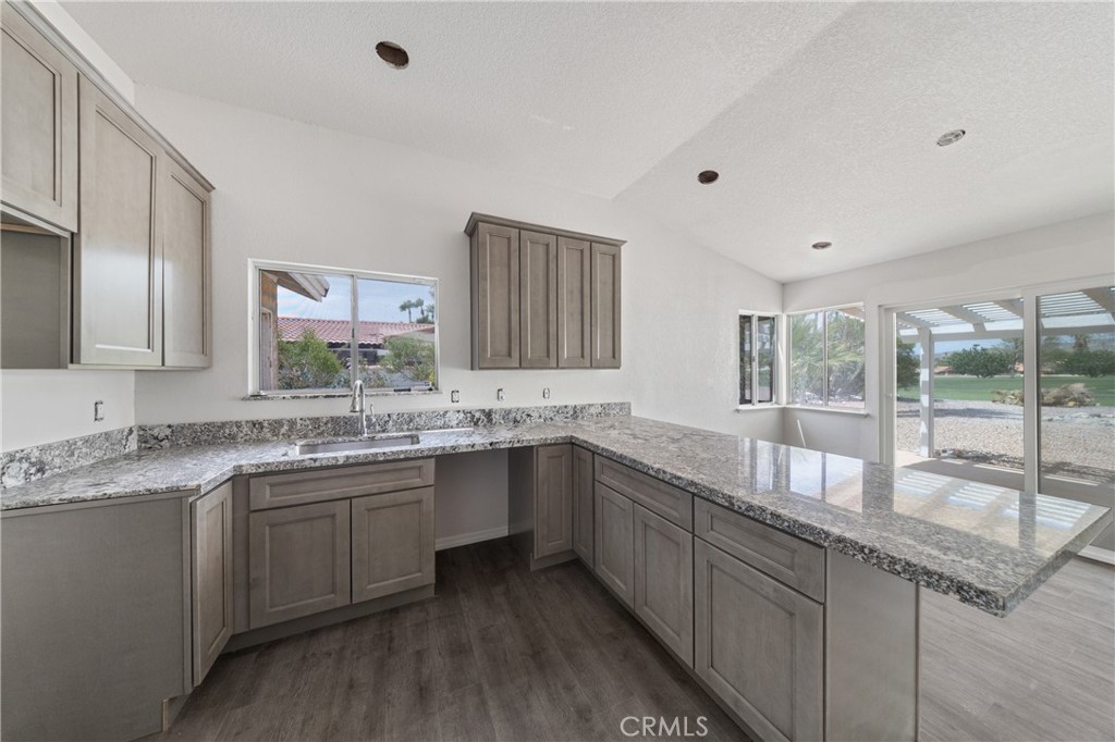 9607 Oakmount